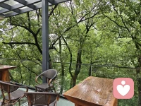 不知道你会不会突然莫名低落。
白天伪装乐观，应付生活里所有琐事，把委屈全部压在心里。无人诉说，也不愿打扰身边的人，所有难过只能独自消化。
 
压抑久了情绪很容易积攒，不必逼着自己时刻坚强。若是心里烦闷，无处倾诉，可以把心事讲出来，不用独自承受。
接纳脆弱，好好善待疲惫的自己。
 
#情绪树洞#心理倾诉#