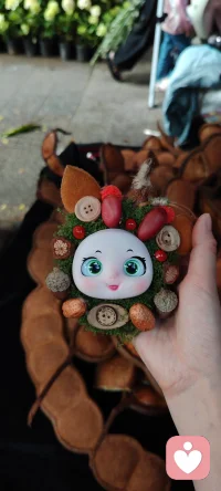 看吧！我也是不完美的…
   最近长痘了…
   今天逛了端午集市，发现了很多可可爱爱的东西…
  生活总是和柴米油盐酱醋茶挂钩的…
    有时候压力大的时候，可以去市场看看这热闹的景象…
    买买喜欢的东西和食物…回家做上一顿美食…
     你会发现活在当下就是最好的！
      没有过不去的过去，乱七八糟的现在，还没有发生的未来！
      吃好每顿饭，过好每一天！就是你对今天最好的馈赠！
      端午安康！愿我们心安宁，人康健！
      天天开心！岁岁平安！配图