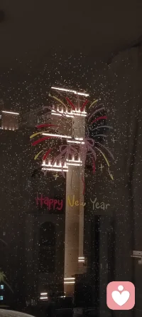 下雨了……我的阳台…还在告诉我新年快乐…
   可马上2026一半就过去了…
   下半年你有什么期许吗？配图