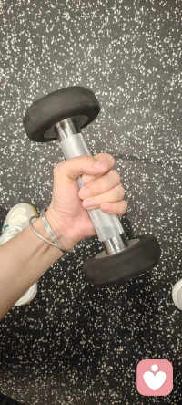 爱一个人不难
   爱自己才难…
   我们总是太爱其他人而忽略自己…配图