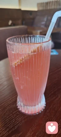 爱一个人不难
   爱自己才难…
   我们总是太爱其他人而忽略自己…配图