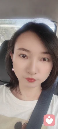 爱一个人是很痛苦的…
   所以，能不爱尽量别爱…
   有人传言说见过我！
    大家甄别一下！我从没有见过任何人哈！
   今天回老家捡菌子了，很开心……配图