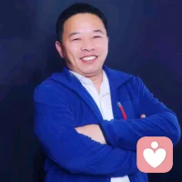 只要你伸手，我就能够到你。
很多情绪从不是突如其来的崩溃，而是长久积攒的委屈、压抑、迷茫，层层包裹住内心，让人习惯独自硬扛，习惯伪装体面，不敢轻易袒露软肋，害怕倾诉被轻视，担心脆弱被调侃，于是把心事锁在心底，慢慢和自己较劲。
 
我不会催促你立刻好起来，也不会强行灌鸡汤式的大道理，不评判你的过往，不否定你的感受。你可以慢慢走，不必强迫自己坚强，难过、焦虑、纠结都值得被看见。

不必独自蜷缩在情绪的角落，当你想倾诉、想停靠、想被稳稳接住时，试着伸出手就好。我一直都在，做你情绪的避风港，陪你拆解心结，慢慢与自己和解，陪着你找回松弛平和的自己。配图
