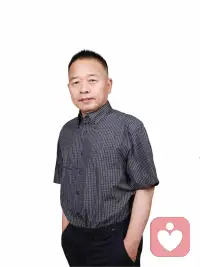 有人因过度追求完美而焦虑，需要学会接纳不完美；有人因过往创伤而焦虑，需要温柔地处理旧伤；还有人因现实压力而焦虑，需要重新梳理边界与节奏。

焦虑只是信号，不是问题本身。真正的疗愈，不是消除症状，而是读懂它背后的声音。

在咨询中，我们不急于“解决”，而是陪你一起看见、理解、接纳。当你真正看清焦虑的来源，改变自然发生。

你不必独自承受，我们在这里，陪你慢慢来。配图