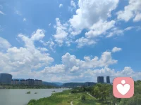 每个人都是我的一面镜子
​我如何对别人
​就是如何对自己
​
如果我的标准让我们彼此痛苦
那​每天放下一点点我的标准
​就是一点点放下执念

看见自我的情绪
照顾好自己的情绪
跳出自我的情绪
看见彼此

慢一点
柔一点
生活的一切也会慢慢温柔起来！