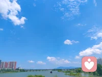 每个人都是我的一面镜子
​我如何对别人
​就是如何对自己
​
如果我的标准让我们彼此痛苦
那​每天放下一点点我的标准
​就是一点点放下执念

看见自我的情绪
照顾好自己的情绪
跳出自我的情绪
看见彼此

慢一点
柔一点
生活的一切也会慢慢温柔起来！
