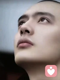 感恩有慈悲与智慧在世🙏
佛说: 
不争就是慈悲， 
不辩就是智慧， 
不闻就是清净， 
不看就是自在， 
不贪就是布施， 
断恶就是行善， 
改就是忏悔， 
原谅就是解脱。 
知足就是放下。 
一定要去一趟西藏达隆寺，去见夏仲仁波切。我心中的仓央嘉措。