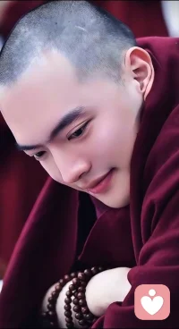 感恩有慈悲与智慧在世🙏
佛说: 
不争就是慈悲， 
不辩就是智慧， 
不闻就是清净， 
不看就是自在， 
不贪就是布施， 
断恶就是行善， 
改就是忏悔， 
原谅就是解脱。 
知足就是放下。 
一定要去一趟西藏达隆寺，去见夏仲仁波切。我心中的仓央嘉措。