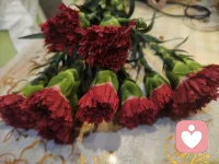 身为一名70后，人到半生满是道不尽的无奈与心酸。一段婚姻走到尽头，独自拉扯孩子，肩上扛着养家育儿的全部重担。这个年纪在职场处处受限，求职屡屡碰壁，现实的磋磨藏着不少难言的悲痛，多少深夜独自消化委屈，无人分担风雨。
纵使生活步步艰难，我从未停下向前的脚步。不愿向困境低头，索性选择自主创业，不靠他人、只凭自己一双手打拼，一心想靠踏实努力闯出属于自己的一片天地。一路走来深知底层谋生的不易，所以也盼着在经营事业的同时，力所能及帮扶更多和我一样负重前行的人，彼此温暖，互相支撑，一起熬过生活的苦，奔赴往后的光亮。配图