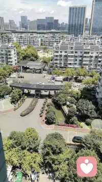 刚刚接听了一个应该东北那边的网友来电，简单的聊了下。
本来我是文字和另外一个网友在聊。突然接到电话。都搞混淆了。网友简单的问了一下杭州的天气，还有成都的天气。我想这个网友应该是想出来散散心。希望电话的网友不介意。如果你真到了杭州可以联系。请你吃饭！