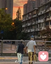 婚姻的本质是“价值交换”
1、情绪价值
2、物质价值
3、精神价值
4、生理价值
你所有的婚姻不如意，本质就是在双方的认知层面，价值不对等，前期还可以靠长相、爱意去扛着，一但进入时间的粉碎机，长期的价值不对等会把你们撕的片甲不留。