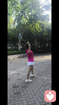 羽毛球，让我在清晨的阳光下挥洒汗水，享受属于自己的片刻宁静。
