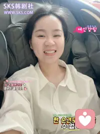宝宝，开心了就笑，委屈了就说，我们不需要通过委屈自己来让别人接受自己哦。

你要记住：爱是沟通，是相互理解，我们最要爱自己