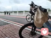 你一定要少吃多睡，多存钱，多健身。别总觉得没有找到对的人。因为压根没有对的人。向外求求而不得，向内求，生生不息。其实很多人都没有你早上喝的那杯水重要。格局，打开！配图