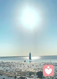从今天开始，不论发生什么事，每天微笑吧，世上除了生死，都是小事。不管遇到了什么烦心事，都不要自己为难自己。