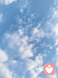 以前总觉得难过要自己消化，后来才明白，愿意好好听你说话的人有多难得。
现在我成为一名线上倾听师，想做那个愿意接住所有负面情绪的人。
不管是感情里的遗憾、工作上的压力，还是说不出口的孤独，不用强迫自己乐观。
在这里你可以尽情倾诉，我只倾听、共情，不评判、不讲大道理。
如果你也需要一处可以卸下防备的角落，我一直在。
