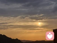 一滴眼泪的重量取决于滴落谁的心里