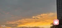 我们都不必时刻紧绷着向前赶路，
给自己留一点喘息与沉淀的空间，
内心松弛，才是最好的生活状态。