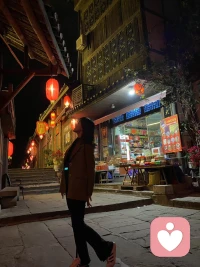 慌张是因为准备不足，急躁是因为精力不够，心乱是因为思路不清。心累的原因是想法太多。压力的本质是期望过剩。人之所以懒散，是目标不够明确。人之所以骄傲，是目光过于短浅。暴躁的人实际上是对自身无能的恐惧，你看所有表面的情绪都有深层的缺失。