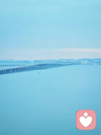 不要去共情一个不是你这个阶层的人。有一句话说：你以慈悲看世界，这个世界都是可怜人。但是如果要用因果去看这个世界，那么这个世界没有一个是可怜人。在这个世上每个人都配得上他现在的生活，换句话说就是他现在的生活就是他过去无数次选择的结果。
       所以请记住，他的认知配得上他现在的苦难。这句话听着很冷漠，但是这就是事实。如果把一个人带到原本不属于他的高度，那么他的思想往往跟不上这个境界和他的阶层。他的愚昧无知最终会害了他自己，同时也会把你拖下水，甚至会产生恶果，变成刺向你的那把刀。