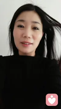 厉害的人，从不会被情绪左右。
观察身边就能发现，容易发火、动辄暴躁的人，往往深陷生活内耗，诸事不顺。
弱小的人容易被怒火掌控，内心强大的人始终平和淡然。有眼界的人，懂得收敛泛滥的情绪，坏情绪如同心魔，不加约束便会不断消耗自己。稳住情绪，是难得的修行，这份从容，来自自身实力与宽广格局。
不必为琐事动怒，沉浸在气愤里只会自我消耗。成熟的人永远聚焦解决问题，一条路走不通就换思路，不会让情绪干扰自己的判断。