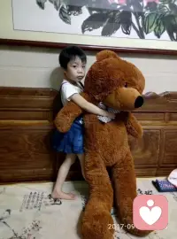 长期陷入情绪低落，完全没有办法通过休息、社交缓解，甚至出现回避社交、自我否定的情况，焦虑程度和现实压力明显不符，比如毫无缘由地坐立不安、心悸失眠，如果这种状态持续超过2周，且出现这些表现，就已经属于心理健康问题，甚至可能发展为焦虑障碍。