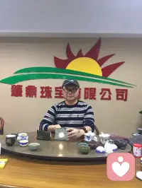 人啊，短短几十年，生命无常，要把心理学揉进日常，让疗愈不用刻意。
懂你的拧巴，也陪你慢慢舒展。
不做高高在上的咨询师，只做懂你的同行人。
你的小情绪，都值得被认真看见。
用一碗温茶的时间，把心结慢慢揉开。