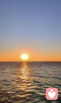 原来最好的时光，就是把自己还给自然，把情绪交给山海——让海浪带走疲惫，让日落治愈不开心，然后带着满身星光，重新爱上朝阳的人间烟火。