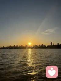 很多人误以为天赋是与生俱来的开挂，可真正的内核，是看清自身局限，接纳平庸现状，却依然不愿躺平摆烂而是沉下心打磨自己。芸芸众生皆可向上而生，没有光环，没有捷径，只有日复一日的笨拙坚持。当你明知普通，仍渴望变强——那份不服输的热忱与坚持，便是天赋潜藏的地方。
不必迷信天才，更无需贬低平凡，毕竟万千平凡的生命力，才铸就这个世界的绚烂底色。