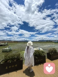 唯有热爱可抵岁月漫长，所以我决定余生做自己热爱的事情。