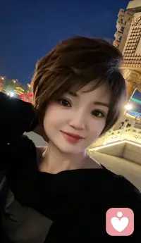 不再纠结得失，看淡悲欢，心慢慢沉下来，享受独处的温柔与平静。