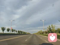 宽阔长路容纳所有情绪，天空会放晴，你的委屈与不安，我全都愿意好好接住！