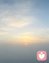 ​
日子慢慢落进平静里，没有期待，也没有焦虑。
​内心像傍晚的晴空，干净辽阔，万事皆轻。
​不再执着于答案，允许一切顺其自然发生。
​人间嘈杂入耳不入心，我守着自己一方安稳。