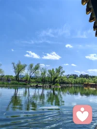 真正深爱的人～往往表现的克制而温柔，
因为他永远不会把自己置于可能失去你的境地