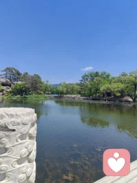 真正深爱的人～往往表现的克制而温柔，
因为他永远不会把自己置于可能失去你的境地