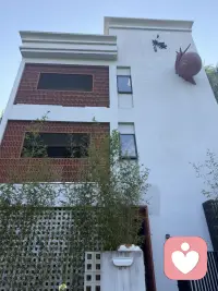 把自己疲惫的肉身安置于远离城市喧嚣的乡野山村 让心灵享受片刻安宁 滋养自己 疗愈别人 让我们的灵魂继续负重前行……