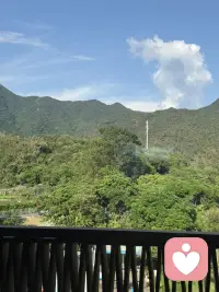 把自己疲惫的肉身安置于远离城市喧嚣的乡野山村 让心灵享受片刻安宁 滋养自己 疗愈别人 让我们的灵魂继续负重前行……
