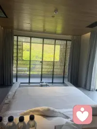 把自己疲惫的肉身安置于远离城市喧嚣的乡野山村 让心灵享受片刻安宁 滋养自己 疗愈别人 让我们的灵魂继续负重前行……