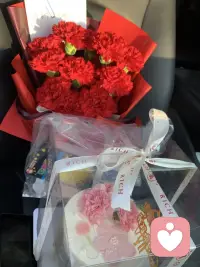 以前觉得沟通很重要，后来发现共鸣才是绝杀。也渐渐明白，人和人的争辩是没有意义的。每个人都只活在自己的认知里，你不必把时间浪费在向一个不懂你的人解释你的全世界。不是所有表达都需要回应，不是所有理解都需要强求，若无共鸣，沉默即安。
