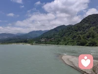 都江堰的伟大工程，奠定了成都天府之国的地位。有空多出去走一走
感受一下祖国伟大的人文和自然景观。