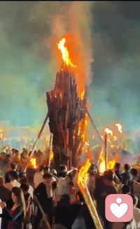 以火祈福，岁岁欢腾。
愿星火所至，皆为好运；所求之事，皆得所愿。配图