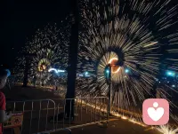 🔥星火轮转，铁花漫夜
很多情绪就像这藏在心底的滚烫
不必强行压抑，也不用独自硬扛
我在这里，安静接住你所有说不出口的心事事。配图