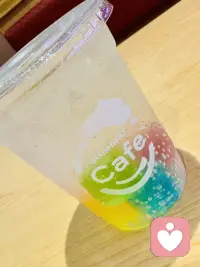 如何在有毒的环境里守住心理能量？ 那些内核相对稳定的人，都有一道看不见的心理边界——看到但不反应、听到但不评判、知道但不参与这个“情绪游戏”。他们对自己的保护策略——是让自己去成为那个不带着解码器的信息接收者，并把自己定位为“信息的筛选者、人生的主人公、关系的引领者”。“能量的拥有、能力（变现的技能）的掌握与运用”的背后，是心力的运作。心力，代表最真实的生命状态。于是，为了把“心力“运用在值得的事物上，（尤其身处有毒的环境里）守住心力能量，才显得如此重要。况且，在这个世界上，并不是所有人，都值得你流露真情、打开自己的能量之门。再有，信息并不等于真相，情绪并不等于“你自己”本身。总之，只要你停止无条件地回应外界，那么，他人对你的试探、操控，也就自然地失效。