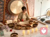 颂钵声起，身心归位🧘‍♀️✨这一刻只属于自己🌿💆‍♀️🎶
这种沉浸式的放松体验真的太治愈了，你平时喜欢通过什么方式解压呢？