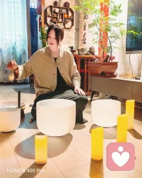 来认识下我的新伙伴们🥣
水晶钵集结完毕
闲下来就坐在这里，听声波慢慢散开，好好和自己待一会儿