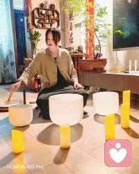 来认识下我的新伙伴们🥣
水晶钵集结完毕
闲下来就坐在这里，听声波慢慢散开，好好和自己待一会儿