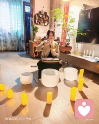 来认识下我的新伙伴们🥣
水晶钵集结完毕
闲下来就坐在这里，听声波慢慢散开，好好和自己待一会儿