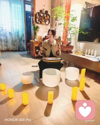 来认识下我的新伙伴们🥣
水晶钵集结完毕
闲下来就坐在这里，听声波慢慢散开，好好和自己待一会儿