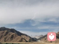 我们都在情绪里内耗，烟火里自愈。
 
        我们大多都活在满是压力的日子里。职场内卷奔波，生活琐事缠身，肩上扛着家庭责任，心中藏着万般无奈。

        我们不敢轻易诉苦，不敢随意示弱，白天故作坚强应付一切，夜晚独自消化所有委屈。一边被现实推着不停前行，一边在深夜里默默自我治愈。
 
       世俗的攀比、旁人的期待、生活的重担，层层堆积成心底的焦虑，久而久之陷入精神内耗，身心俱疲却无处释怀。
 
        其实众生皆有难处，人人都有心事。不必逼自己面面俱到，也不必追赶别人的脚步。

       往后余生，看淡世事纷扰，放下心中执念，累了就歇一歇，烦了就静一静。好好善待自己，放平心态，在烟火日常里慢慢解压，与生活温柔和解。