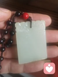 《咏无事玉牌》｜七律（平水韵）
 
素镌云首蕴柔光，玉里轻含絮影藏。
不饰繁华争俗艳，独留虚静守清常。
承君雅赠存温意，伴我尘中远扰忙。
一佩无言安万事，淡然静阅世炎凉。